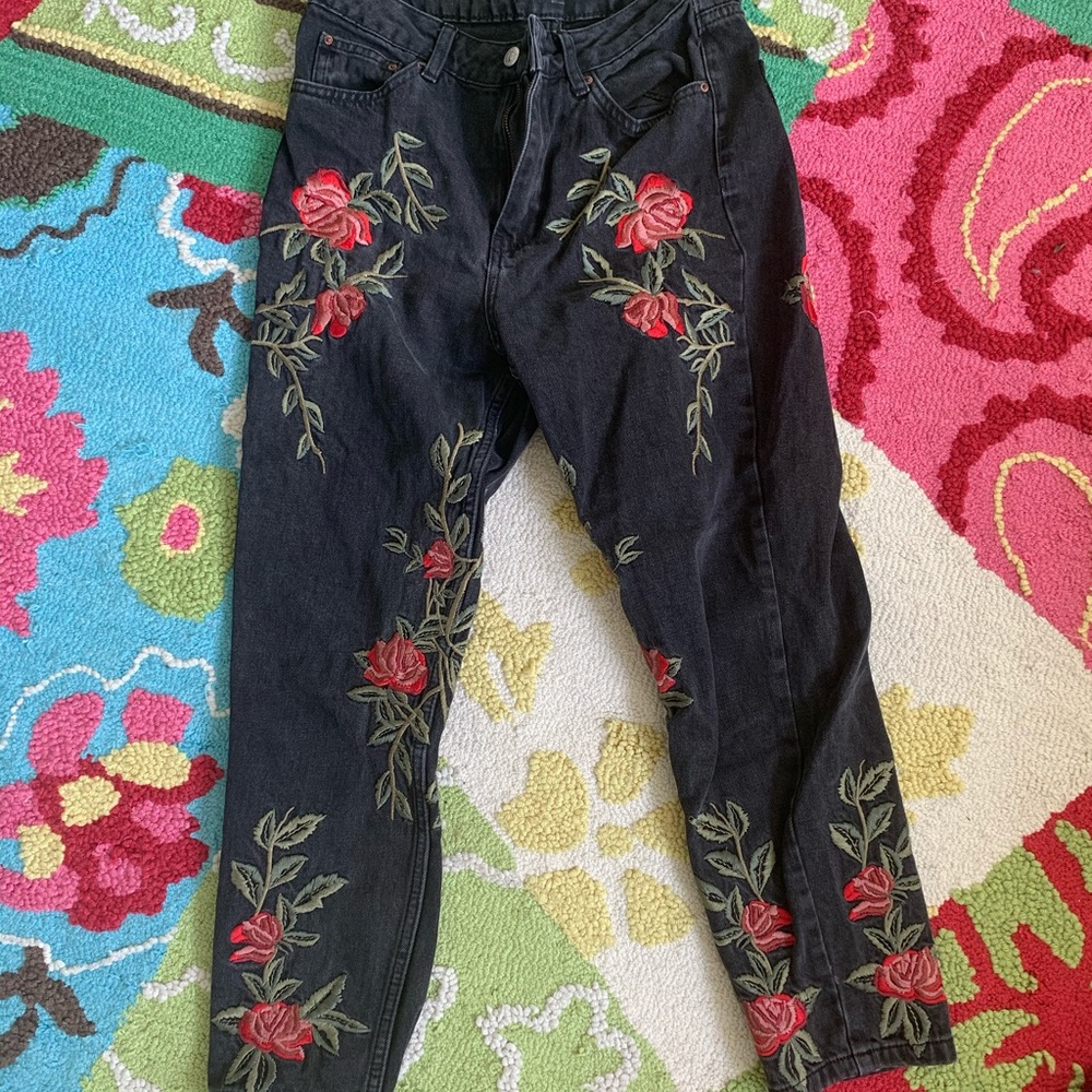 TOPSHOP BLACK EMBROIDERED JEANS
